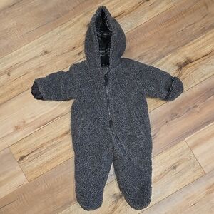 One piece snow bunting suit Gender Neutral size 6-9 months